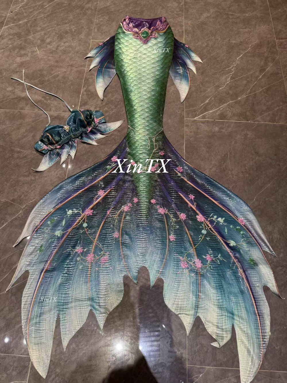 ชุดว่ายน้ำหางนางเงือกแบบปั๊มร้ - Aquarium บทวิจารณ์และราคา